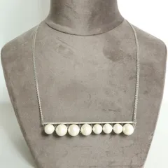 インゲボルグ★繊細なチェーン　印象的なパール風ペンダントトップ　パールホワイト×シルバー系＊ｋ3833