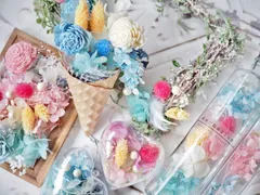 プリザーブドフラワー1箱＆ハーバリウム瓶(ハート＆スクエア)2本セット