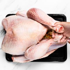 ターキー（七面鳥）丸ごと  1.8kg〜2.7kg｜売り切れ御免！