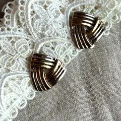 20809ヴィンテージ ゴールド＆シルバーの三角ラインスタイリッシュイヤリング