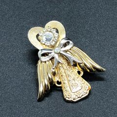 ビンテージ　ブローチ　天使をチーフにしたデザイン！リボン　ゴールド　キラキラ　エンジェル　ヴィンテージ　バッジ　ピンバッチ　レトロ　　( AKS085 )