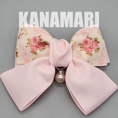 [105]花柄リボンバレッタ（ピンク系）、38mm可憐なピンクの薔薇の花リボン、38mmグログランリボン、ハンドメイド、パールのチャーム付き（シルバー）