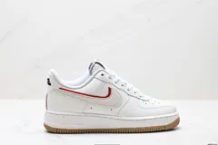 Nike（ナイキ）Air Force 1‘07 LX
オリジナル型紙・オリジナル打ち合わせで純正ロートップエアフォースワンモデルを再現