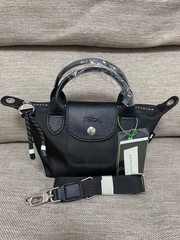 新品 未使用  LONGCHAMP ロンシャン　ル　プリアージュ　エナジー　XSショルダーバッグ　 レザー  ブラック　　ハンドバック