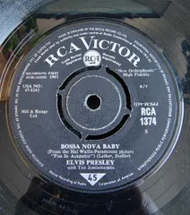 英7” Elvis Presley, The Jordanaires Bossa Nova Baby RCA1374 RCA Victor /00080