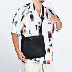 【VERSACE】 ゴールド ピアス メデューサ トリビュート メドゥーサ スタッズイヤリング ゴールド | VERSACE JP