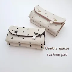 •̀ 𝗗𝗼𝘂𝗯𝗹𝗲 𝗴𝗮𝘂𝘇𝗲 ´【優しいガーゼのサッキングパッド　Heart♡︎】  リバーシブル　エルゴ　抱っこ紐カバー　ベージュ・ブラック　韓国生地