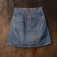 27 00s LEVI'S(リーバイス) エンジニアドチーム デニム スカート WB ー 47
