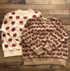 SALE。総柄トレーナー