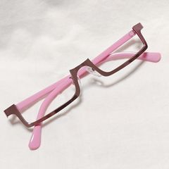 訳あり キズあり　レンズ無し 伊達 メガネ 眼鏡 スクエア メタル アンダーリム コスプレ 小物　ピンク K137