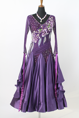 社交ダンスドレス　パープル　Ｌサイズ　チョーカー付き　上品な紫に豪華なビジューが付いて、ダンスがとても映えるドレスです　ダンス　カラオケ　パーティー【オーダーメイド対応可】