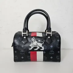 MCM バッグチャーム ロゴグラム ライオン MCM バッグチャーム ロゴグラム ライオン