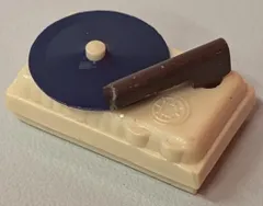 江崎グリコ ブリキ/セル/プラ製 レコードプレイヤー 23mm