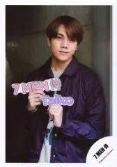 【中古】生写真(ジャニーズ) 7 MEN 侍/佐々木大光/上半身・衣装紫・左手ネームプレート持ち・カメラ目線/Johnnys’ ISLAND STORE グッズオフショット’20夏/公式生写真