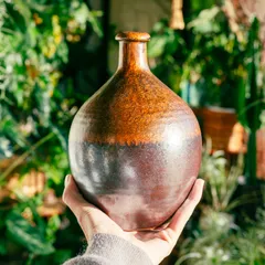 【どこにでも馴染む安心感】𖣔 備前焼・一輪挿し・花瓶・フラワーベース 𖣔 ブラウン・丸・徳利・中型【美品 1点限り 茶 フラワースタンド 花器 壺 生花 生け花 アレンジメント インテリア 室内 植物 園芸 ドライフラワー 雑貨 置物 プレゼント ギフト】