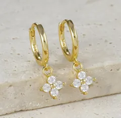 最高級 CZダイヤモンド　フラワーピアス ゴールド　k18コーティング