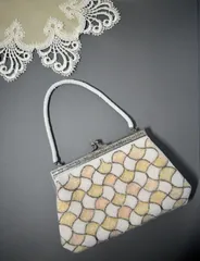 三越販売品　当時物　昭和レトロ　総ビーズ　バッグ　ハンドバッグ　ビーズバッグ　白　グラデーション　ヴィンテージ　洋物　和物　小物　鞄　アンティーク