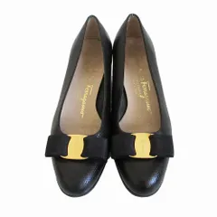 【良品】サルヴァトーレフェラガモ パンプス ヴァラ リボン 黒 22.5〜23 ヴァラ - ウィメンズ | Ferragamo