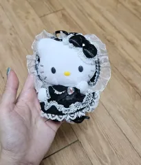 サンリオ♡キティちゃん ロリータ ミニ マスコット チャーム【激レア】 2025年最新】lolita hello kittyの人気アイテム - メルカリ