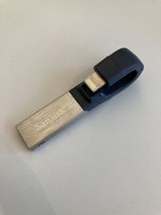 SanDisk iXpand Slim 64GB フラッシュドライブ 中古