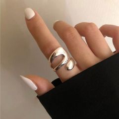 【新着商品】シルバーリング 　925  フリーサイズ 　指輪 　韓国　大振り　アクセント　自分ご褒美　プレゼント　クリスマスのサムネイル