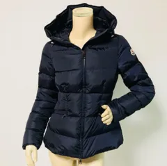 良品★MONCLER・モンクレール AVOCE レディース ブランドアイコンワッペン フード付き テクニカルナイロン ダブルジップ ダウンジャケット 2023年モデル(0)レディースダウンジャケット カジュアル ジャケット 秋冬物 アウター