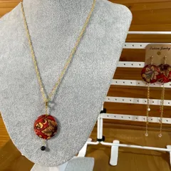 焼付シェルとブルーゴールドネックレスとピアスセット