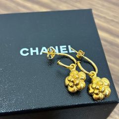 CHANEL シャネル スノーフレーク フープピアス - メルカリ
