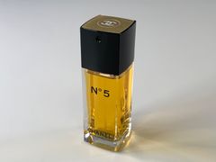 미품 잔량 거의 만탄 CHANEL N°5 EAU DE TOILETTE 샤넬 넘버 5 오드 트와레 50ml 향수 스프레이 타입 중고품
