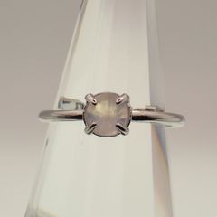 【レインボームーンストーン】フリーサイズリング【ロジウムカラー】