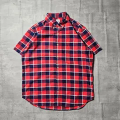 『 GAP / ギャップ 』 BDチェックシャツ / Lサイズ / レッド色 ハリ感がありタフなコットン生地を使用し、ネイビー色とレッド色が絶妙なバランスを生み出しています 大人のカジュアルスタイルを簡単に演出