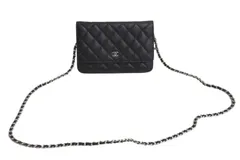 新品同様 CHANEL シャネル チェーンウォレット 長財布 AP0250 23番台 ココマーク キャビアスキン ブラック シルバー金具 中古 4b002263