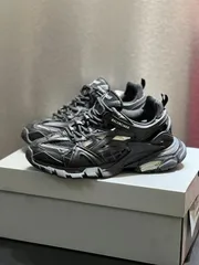 2024年最新】balenciaga track 42の人気アイテム - メルカリ
