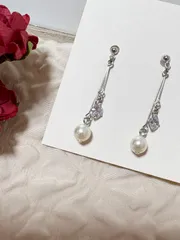 18金ポスト　小粒パールと揺れるストーンのK18ポストピアス（刻印あり）