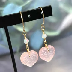 一点のみ✳︎ローズクォーツ　トリプレットハートのピアス　エチオピアンオパール・ローズクォーツ&マザーオブパールトリプレット　マーメイドスケールカービング　14kgf　ハンドメイドピアス　天然石ピアス