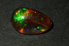天然ファイアオパール ルース 2.322ct 約11mm×7mm ソーティング付き！