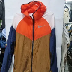 週末値下げNIKEナイキウィンドランナー マルチカラーロゴウィンドブレーカーXL 週末値下げNIKEナイキウィンドランナー マルチカラーロゴ