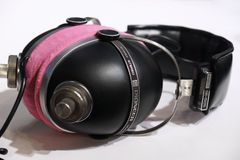 mimimamo Super Stretch Headphone Cover (Size: L, Color: Pink, Model Number: MHC-002-PK) for protecting and repairing the ear pads of Pioneer SE-505 headphones.