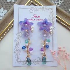 桔梗とゆらゆらガラスビーズのピアス、イヤリング