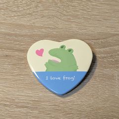 I Love frogハート型缶バッチ