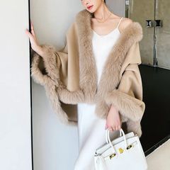 帽子付優しい雰囲気のカシミヤ混ウールフォックスファー付きポンチョ肉