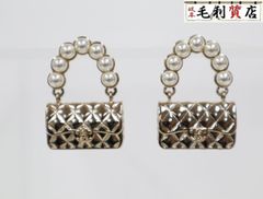 シャネル CHANEL B21 S ピアス マトラッセ バッグモチーフ メタル フェイクパール シャンパンゴールド 極上美品 【中古】アクセサリー