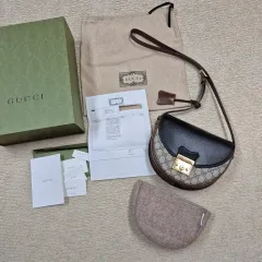 GUCCI(グッチ) GG Supreme(シュプリーム) パドロック ハーフ