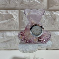 ほんのり紫色のくまさんの置時計