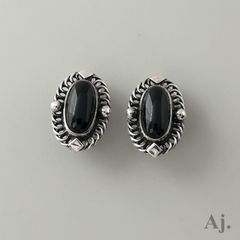J440】ヴィンテージ Q.T. ブラックオニキス ピアス - メルカリ