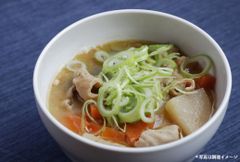 創業60年肉屋の一品 こだわりのもつ煮 4人前×8袋 越後味噌味 濃縮タイプ 国産豚もつ煮