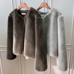 ノーカラーファーショートコート　ブラウン　グレー　ふわふわ　あったか　デート　買い物　　お出かけ　旅行　韓国ファション