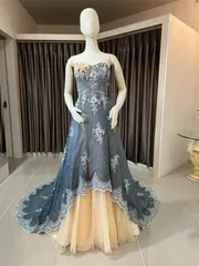 美品★値下げ中！柔らかな輝き ❇︎ グレー×ヌードカラーの花刺繍ドレス