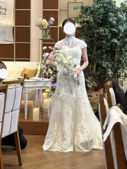 実例写真！ボレロ くるみボタン ハイネック リーフ刺繍 半袖 花嫁/ウェディングドレス 可憐な花刺繍のトップス