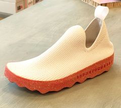 アウトレット【ストレッチ素材で柔らかいスリッポンスニーカー ASPORTUGUESAS／アスポルトゲサス CARE スリッポンシューズ】（グレー×レッド）